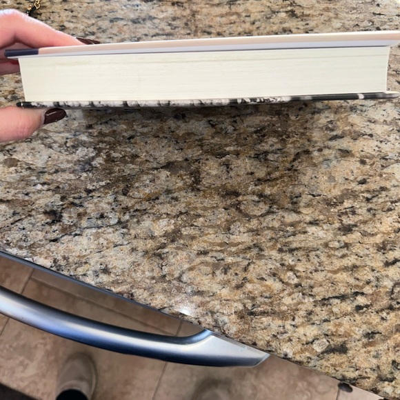 Prince Harry- Spare Book, Hardcover - Picture 4 of 4